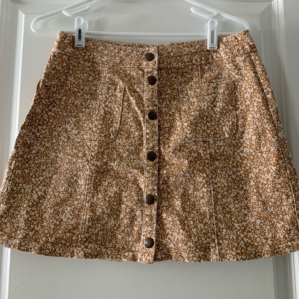Kendall and Kylie Button Floral Skirt, size 29